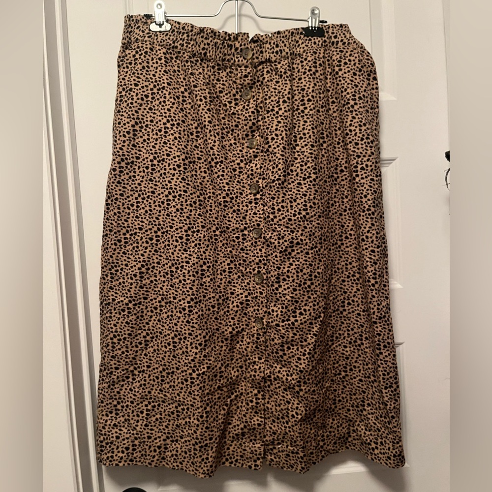 Leopard Print Linen Midi Skirt!